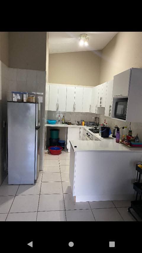 Townhouse, 2 bedroom, bathroom, fitted kitche  in Ridgeway