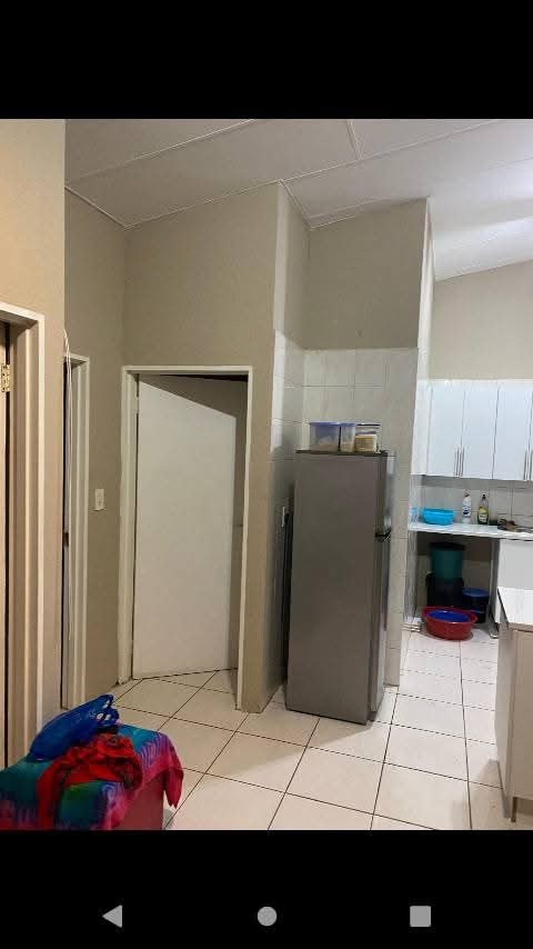 Townhouse, 2 bedroom, bathroom, fitted kitche  in Ridgeway