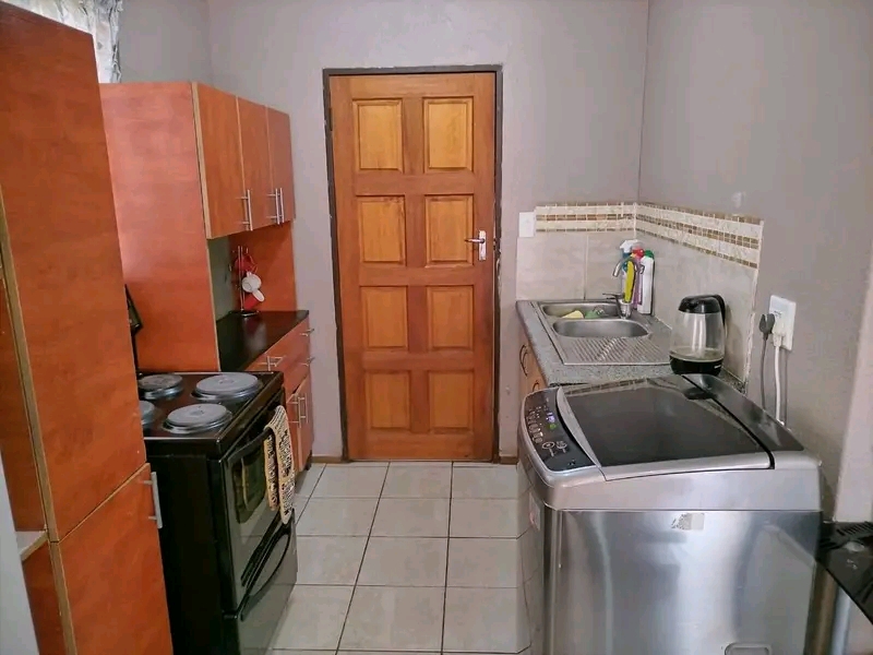 2 bedroom house for rental extension 28(faxeb  in Protea Glen