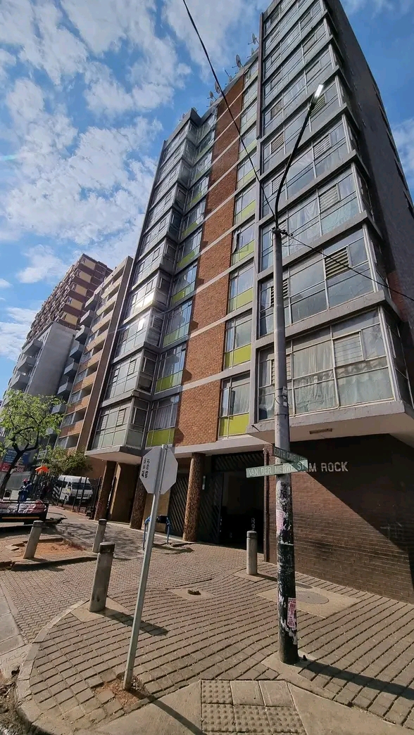 Exclusive offer on bachelor apartments
locat  in Hillbrow