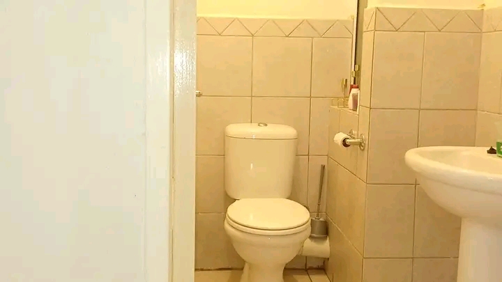 Hi, i have a room available in a two bedroom   in Ferndale