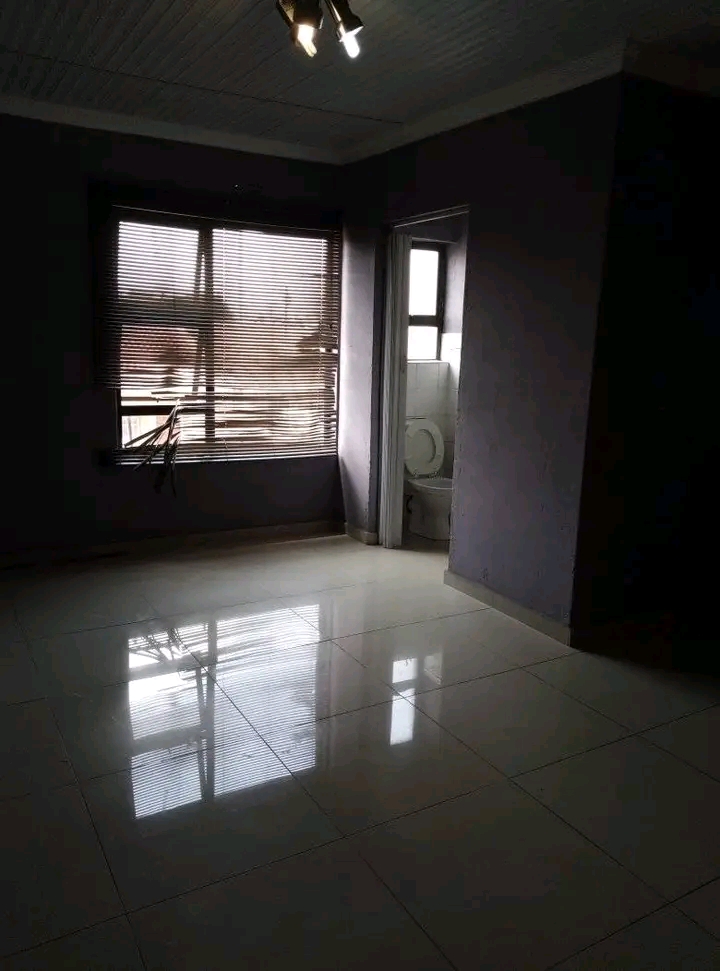 Spacious en-suite bachelor unit
kitchen
pre  in Orlando East