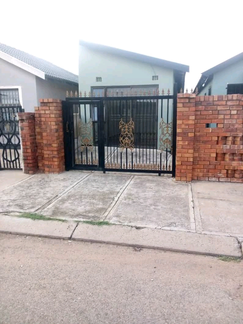 Secured garage room to rent  at dobsonville e  in Dobsonville