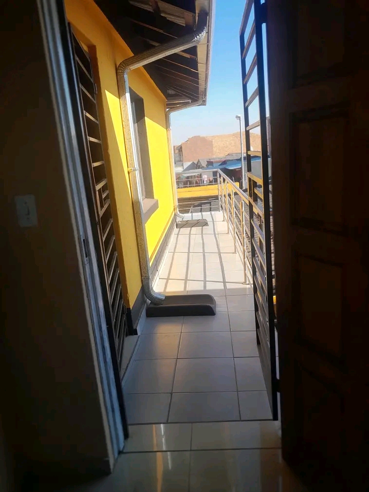 Ensuite available at mapetla 2500 parking spa  in Mapetla