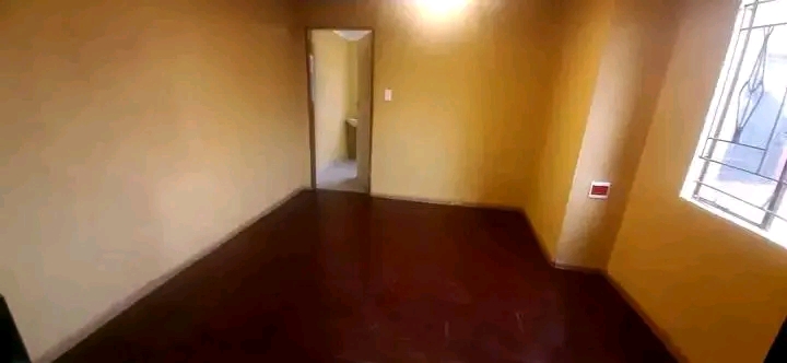 1 bed cottage to rent in x 4 behind engen
im  in Kaalfontein
