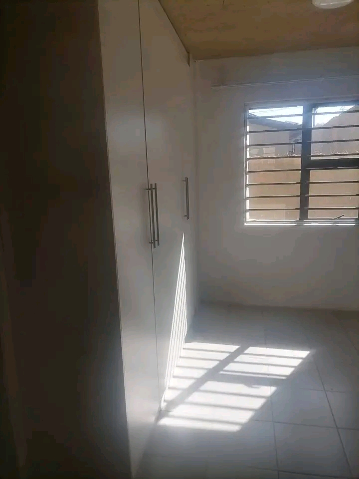 Bachelor to rent in ext 11 next to basa acade  in Protea Glen