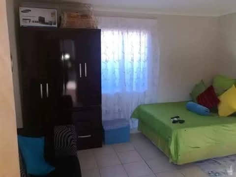 Ensuit  huge room @ ext 31
available on  01   in Protea Glen