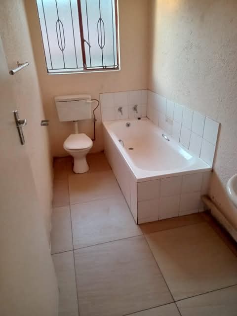3 bedrooms house with a fitted kitchenette, f  in Birch Acres
