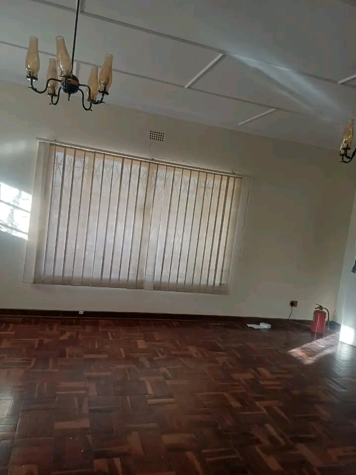 Extra spacious inside room to rent: 1st septe  in Southdale