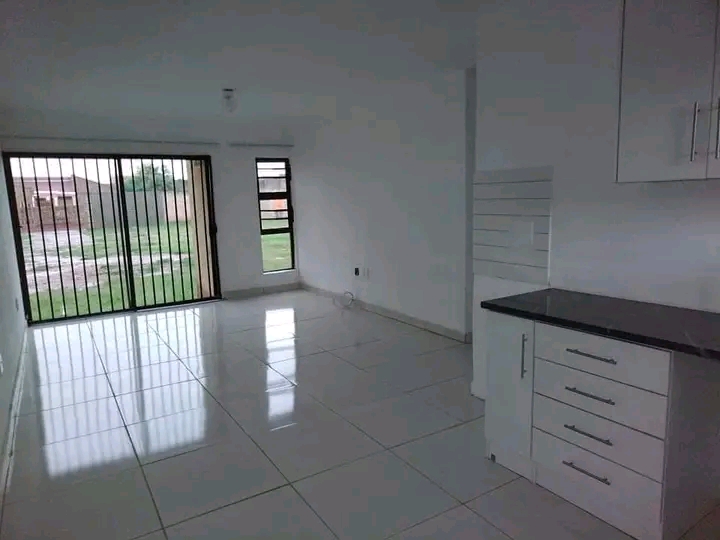 2 bedroom apartment available to rent
fully   in Spruitview