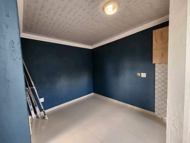 Bachelor available in olifantsfontein east pr  in Clayville