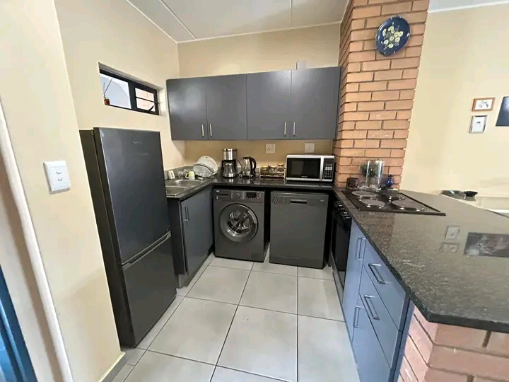Modern 2 bedroom 2 bathroom apartment availab  in Midrand