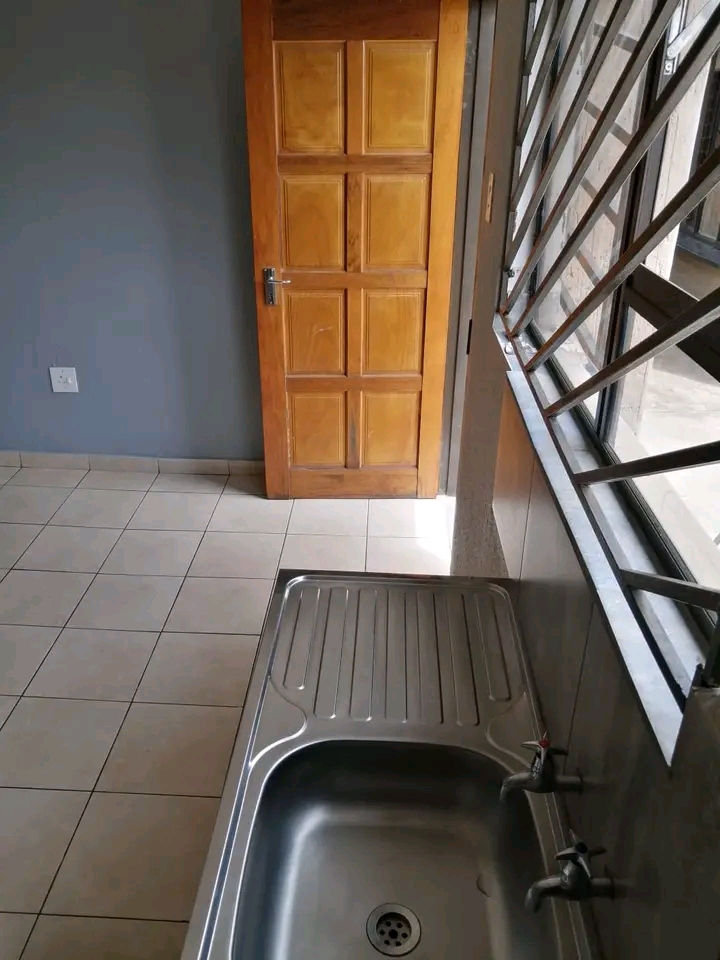Bachelor room for rental available in ext.12.  in Protea Glen