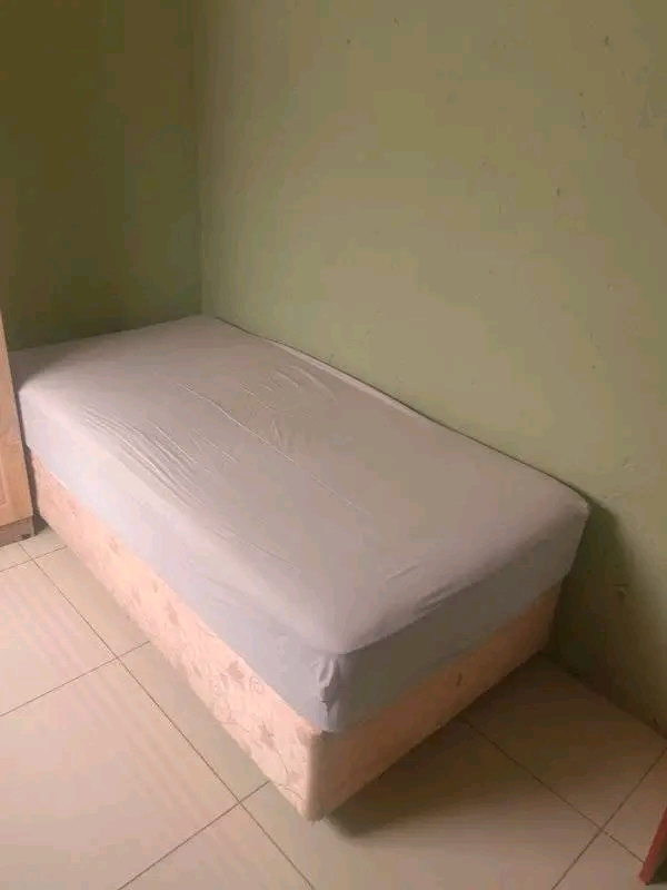 Room to rent in pimville zone 6 near uj sowet  in Pimville