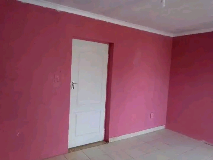 Rooms available immediately in west next to p  in Mamelodi