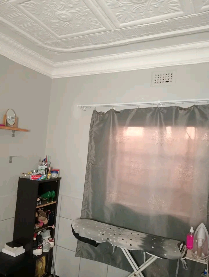 1 bedroom+ sitting room with toilet and showe  in Rosettenville