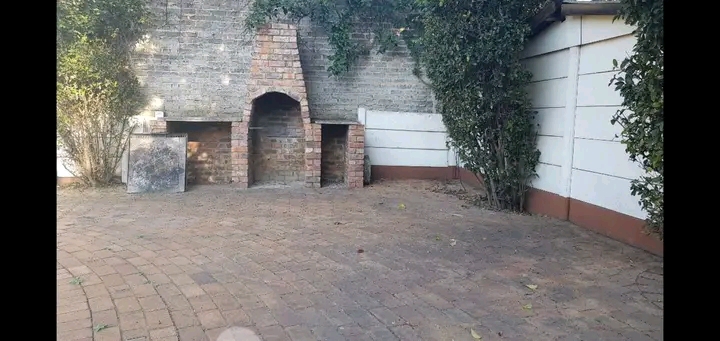 Very spacious one bedroom cottage, close to s  in Kew