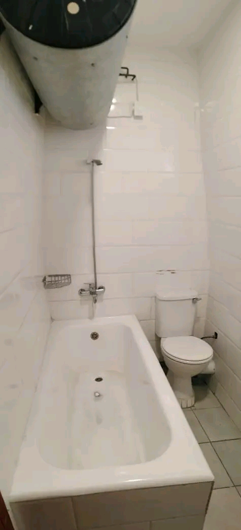 Newly renovated 2 bedroom apartment
can acco  in Yeoville