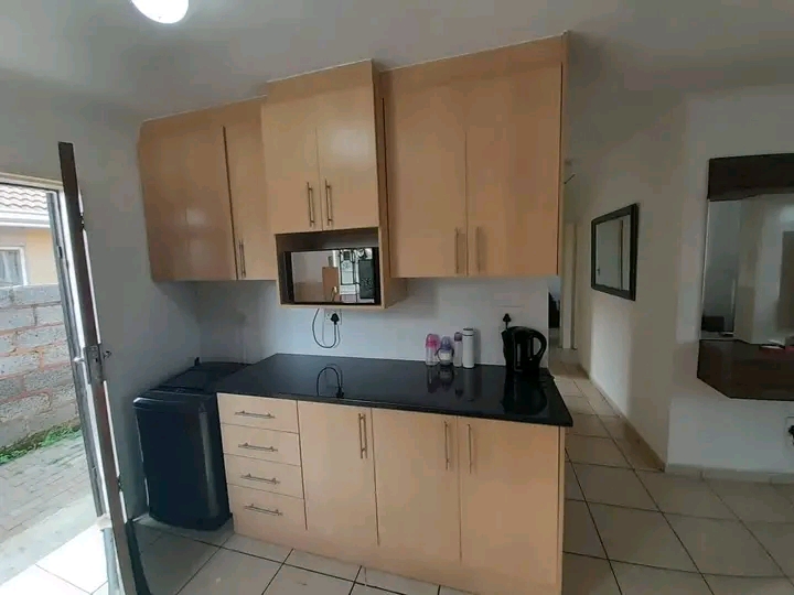 3 bedroom house available to rent. please con  in Windmill Park