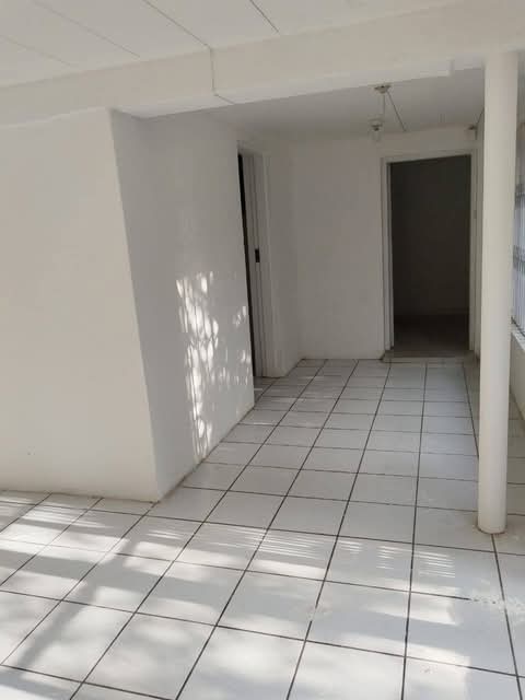 2 bedroom cottage for rent..

parking avali  in Lombardy East