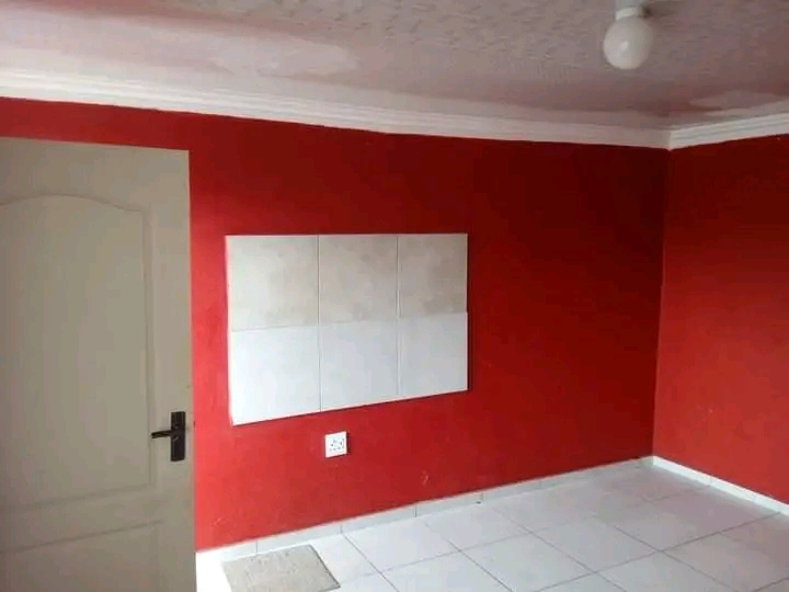 Specious bachelor to rent available at difate  in Tembisa