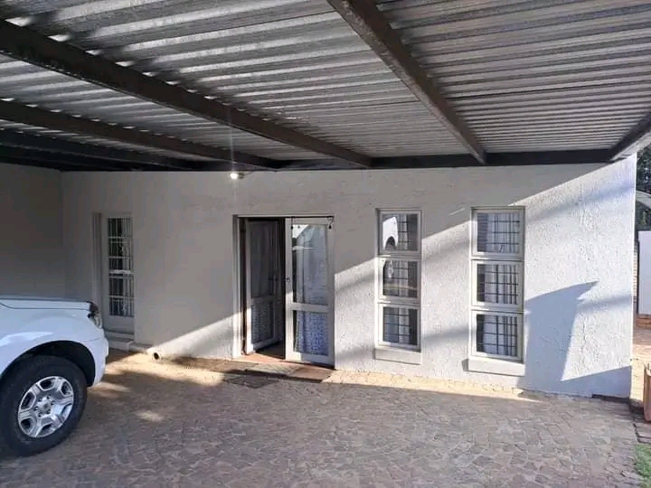 2 bedroom cottage to rent in sunny ridge near  in Germiston