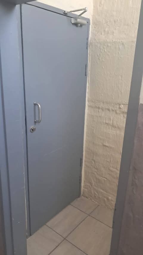Free uncapped wifi now available
>>>short-te  in Maboneng