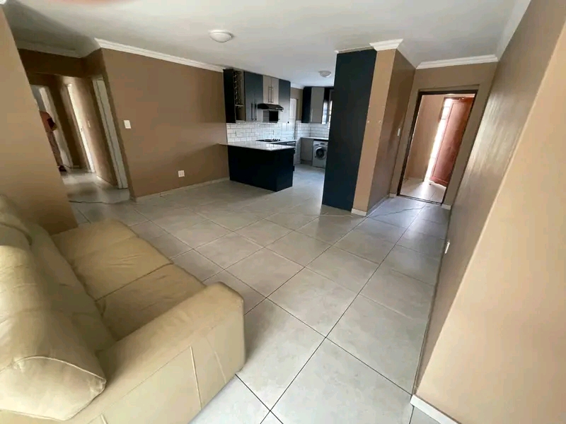 A 4 bedrooms house consists of lounge,kitchen  in Kempton Park