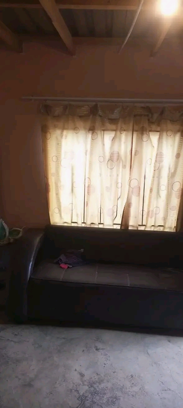 Spacious room available at mofolo central nex  in Mofolo
