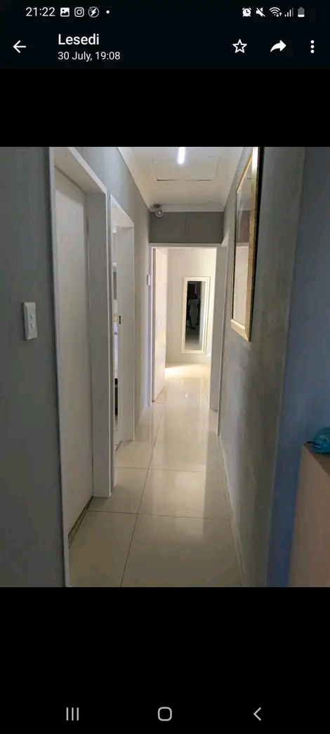 Area:mapleton📍
rent :r6000 plus deposit
  in Vosloorus