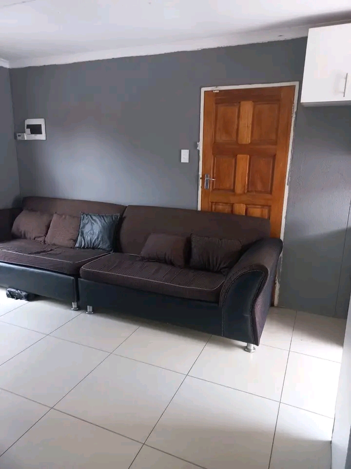 House to rent available immediately at ext17   in Windmill Park