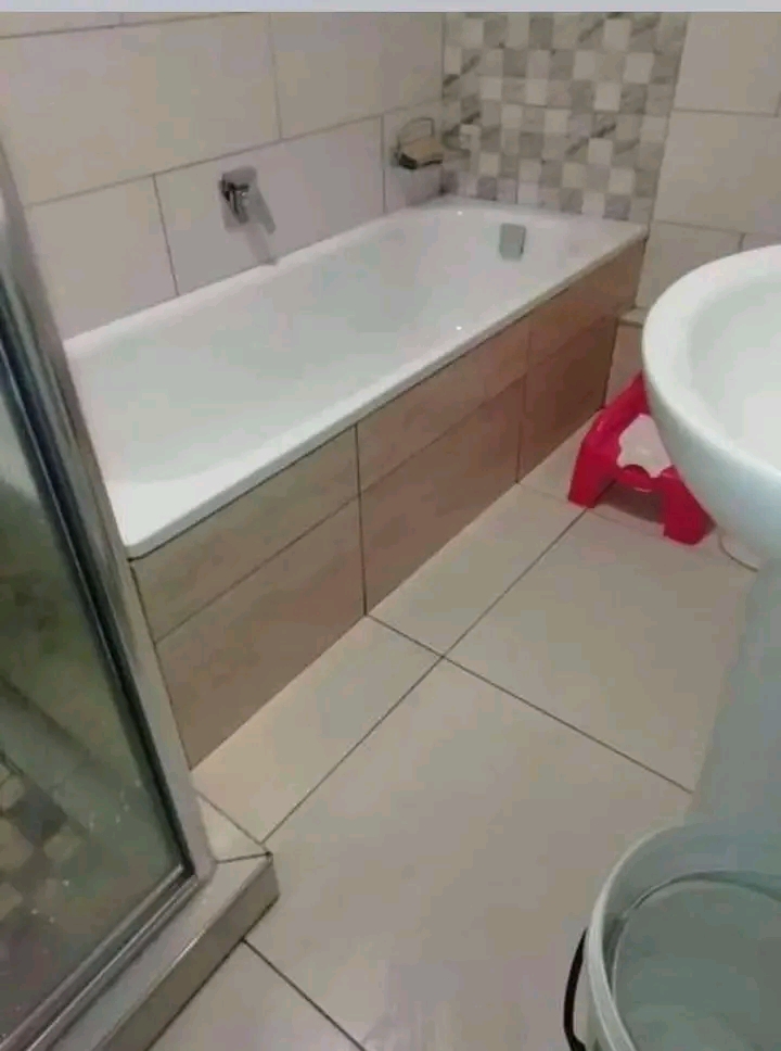 Room available in a shared apartment at blue   in Kempton park