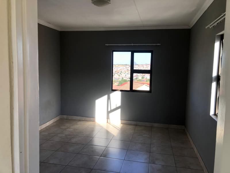 7 bedroom house for sale in ext 10. going for  in Cosmo City