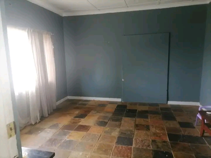 2 rooms to let , in gardenia, close to cemete  in Primrose