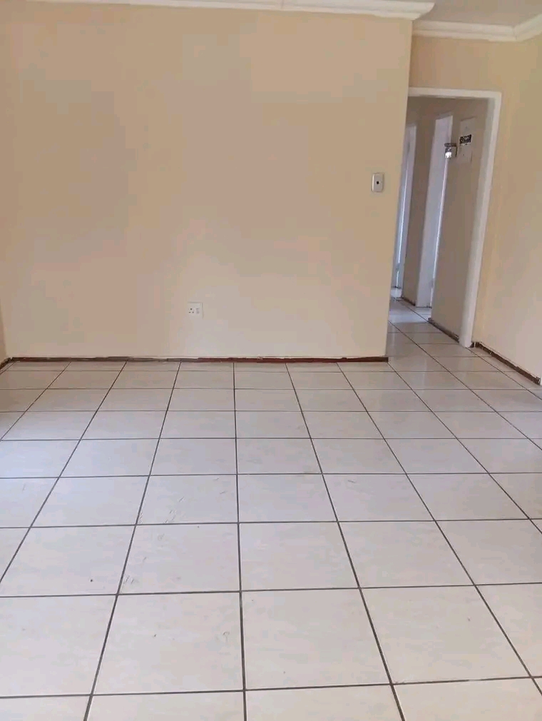 3 bedrooms house with a fitted kitchenette, f  in Tembisa