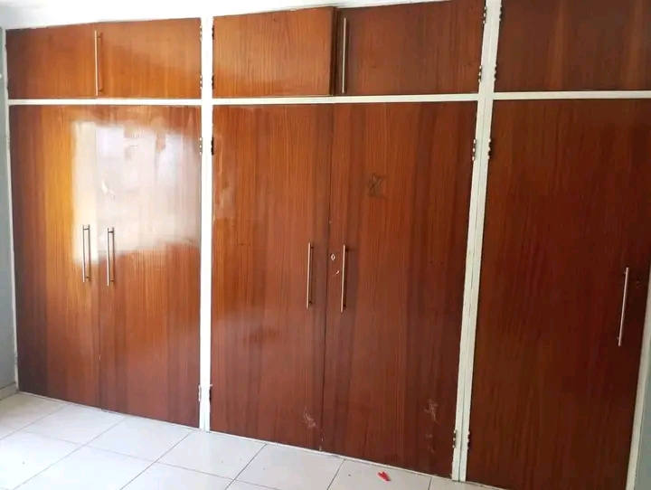Spacious cottage available 1st of april 2024   in Alberton