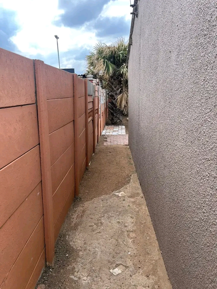 House to rent available at eiselen street (sg  in Daveyton