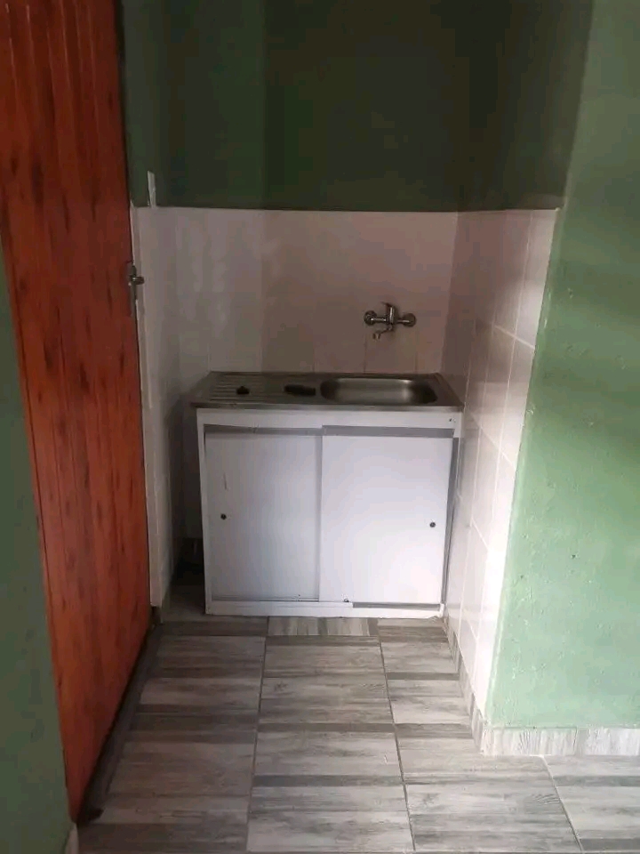 2 rooms with ensuites available immediately a  in Protea Glen