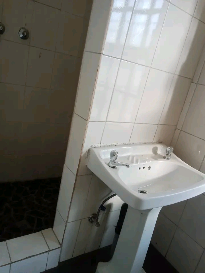 House to let next to troyeville primary schoo  in Troyeville