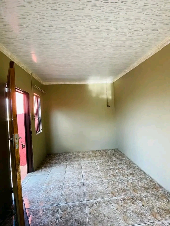 Morning 
i have a garage room available imme  in Rockville