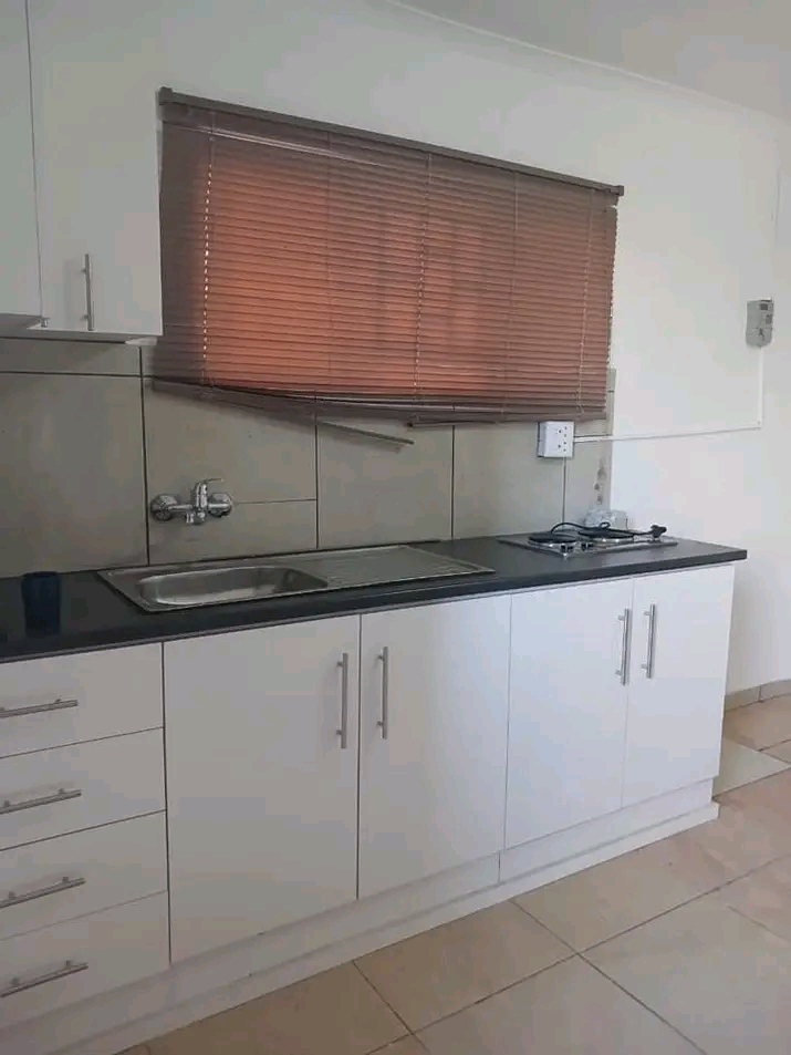 This gorgeous and clean cottage is located in  in Olifantsfontein