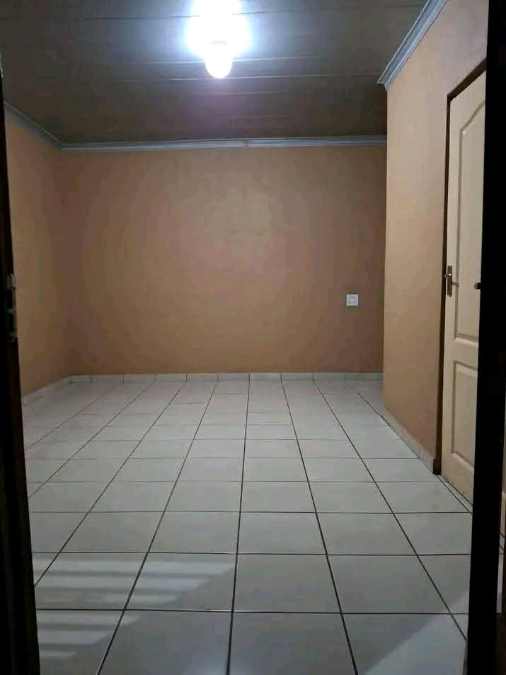 Room available around next to devland flat 
  in Freedom Park