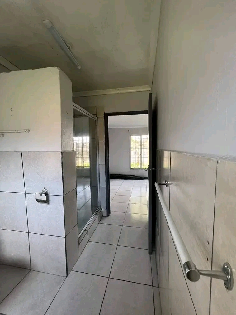2 bedroom flat available for rental from 1st   in Vanderbijlpark