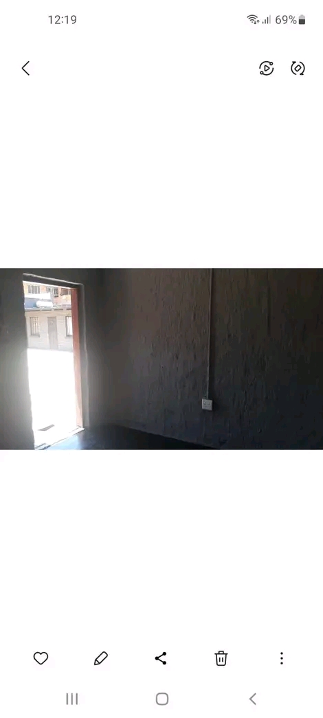 Looking for a clean and safe room to rent?wel  in Kempton Park