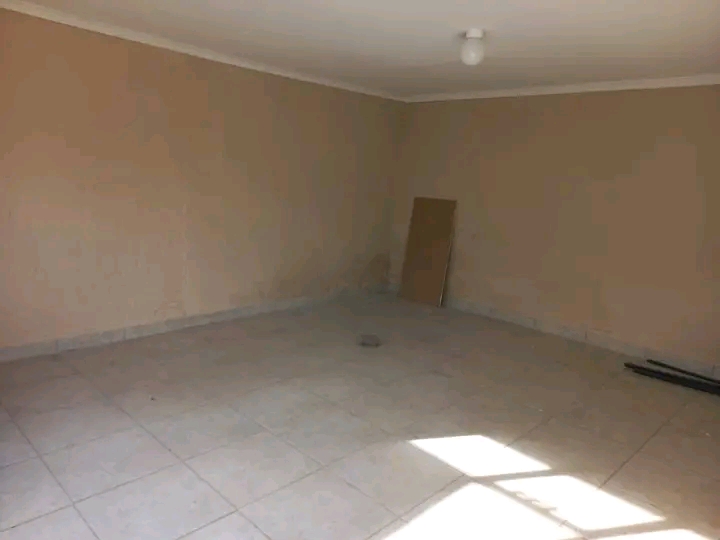 3 rooms available at 6 cactus road primrose..  in Primrose