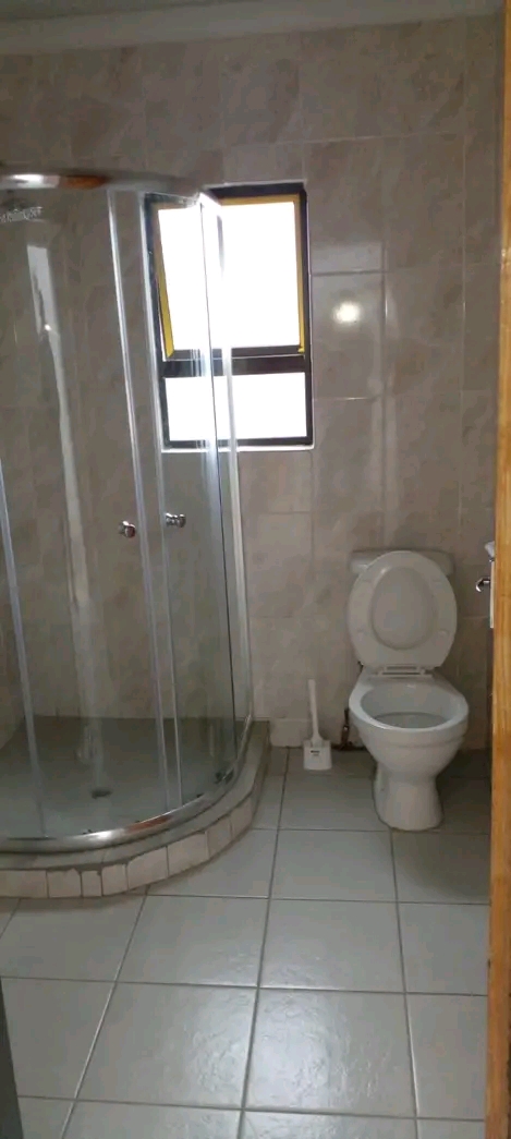 Room available the rent is r1400 per month ex  in Zola