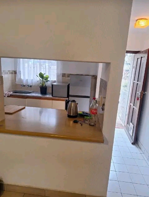 Unfurnished 2 bed and 1 bath ground floor apa  in Randburg