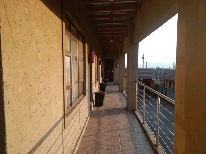Bachelor available to rent from 31st march at  in Vosloorus