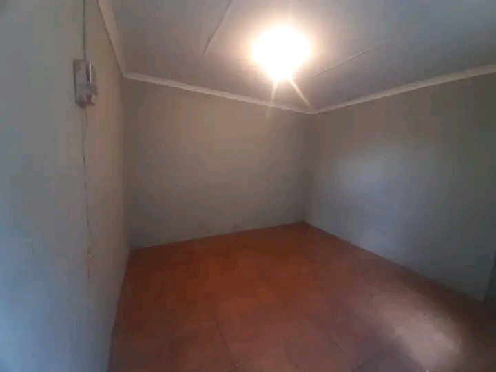 Ebony ext 2

1×2 standard rooms immediatel  in Ebony Park
