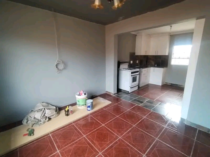 Bachelor for rental
huge space
prepaid elec  in Vosloorus